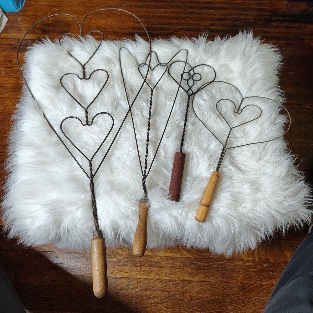 Antique Primitive Farm Wire Rug Pillow Beaters Heart Shaped Lot Of 4